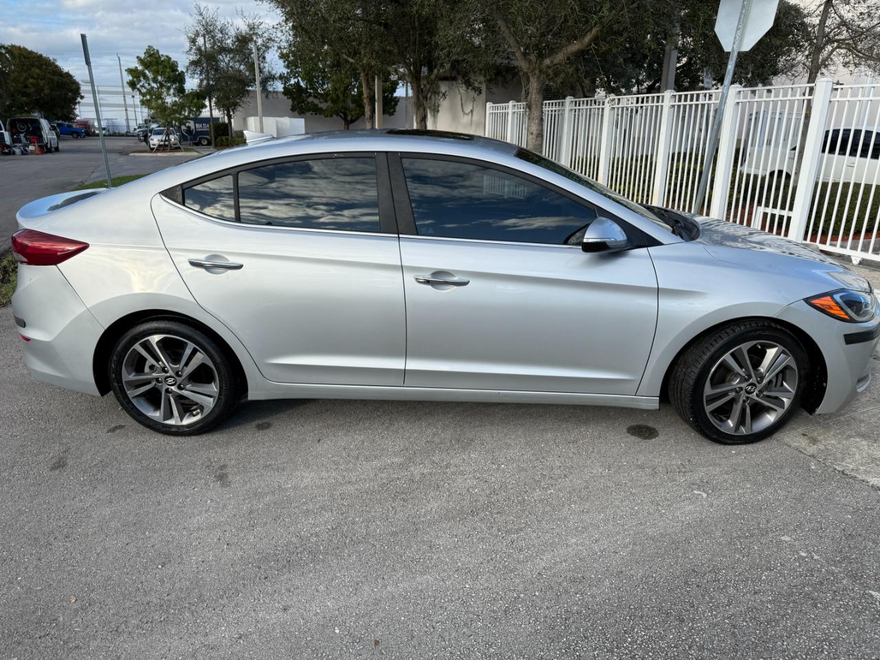 Hyundai Elantra Limited 2017