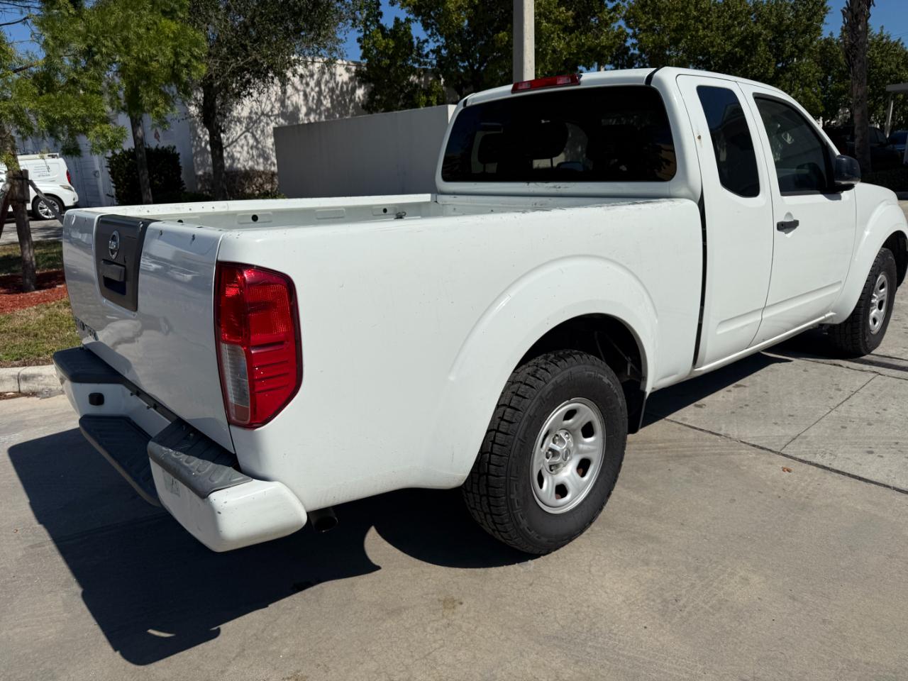 Nissan Frontier S King Cab I4 5MT 2WD 2019