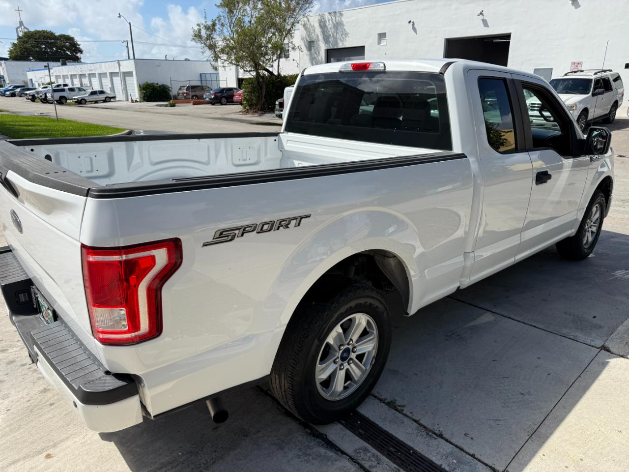 Ford F-150 XL SuperCab 6.5-ft. Bed 2WD 2017