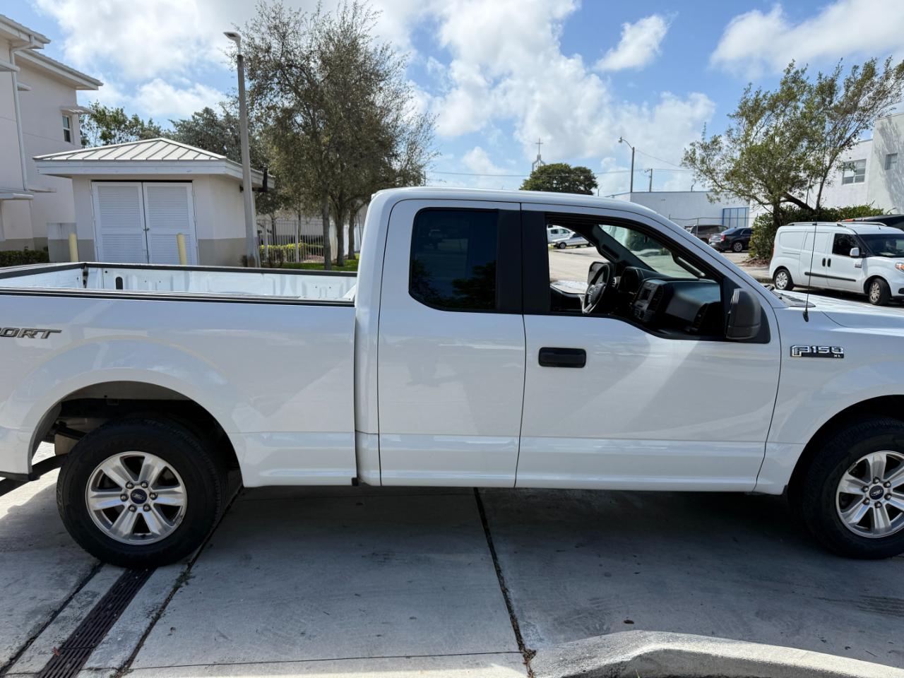 Ford F-150 XL SuperCab 6.5-ft. Bed 2WD 2017