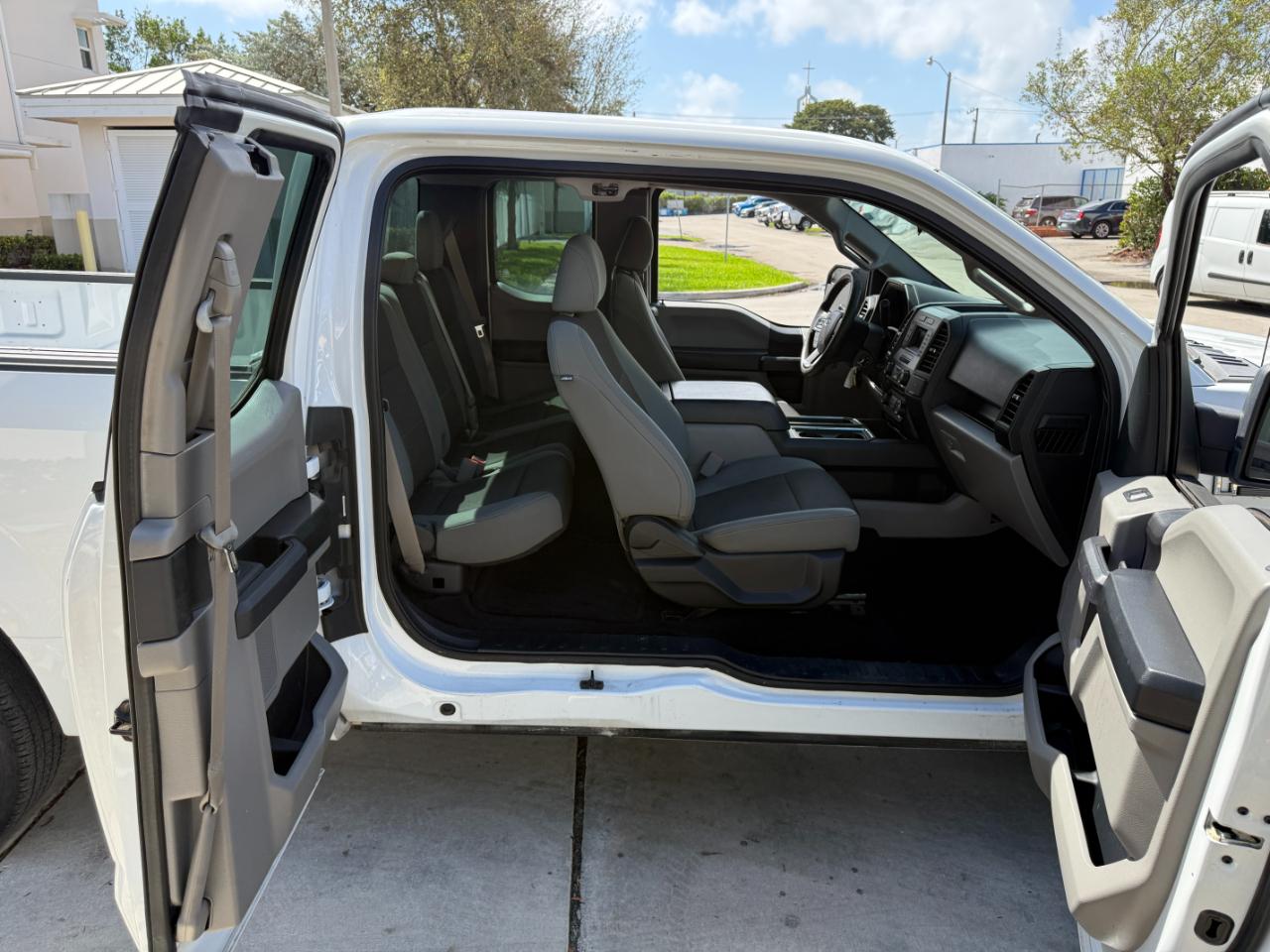 Ford F-150 XL SuperCab 6.5-ft. Bed 2WD 2017