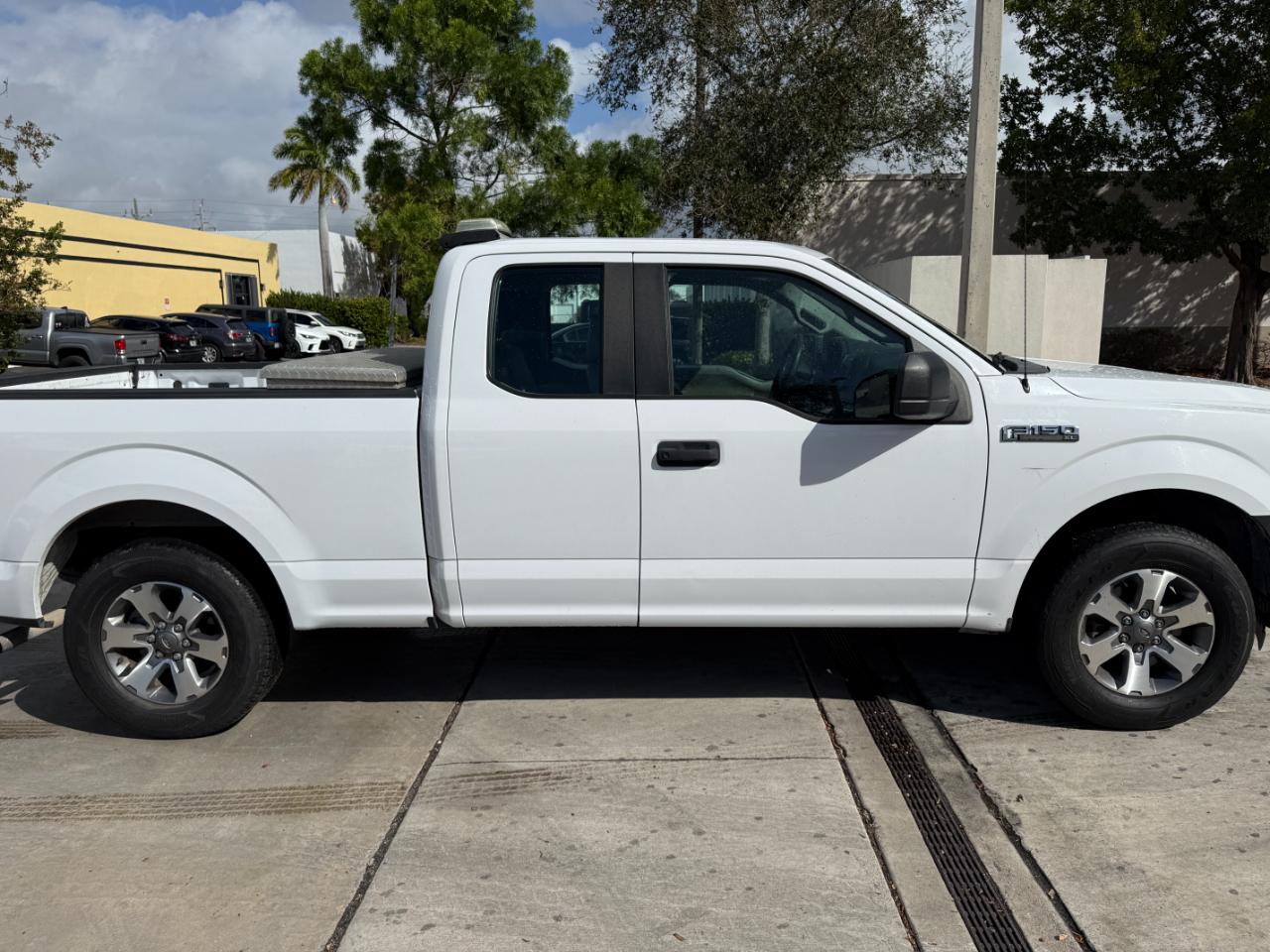 Ford F-150 XL SuperCab 6.5-ft. Bed 2WD 2016