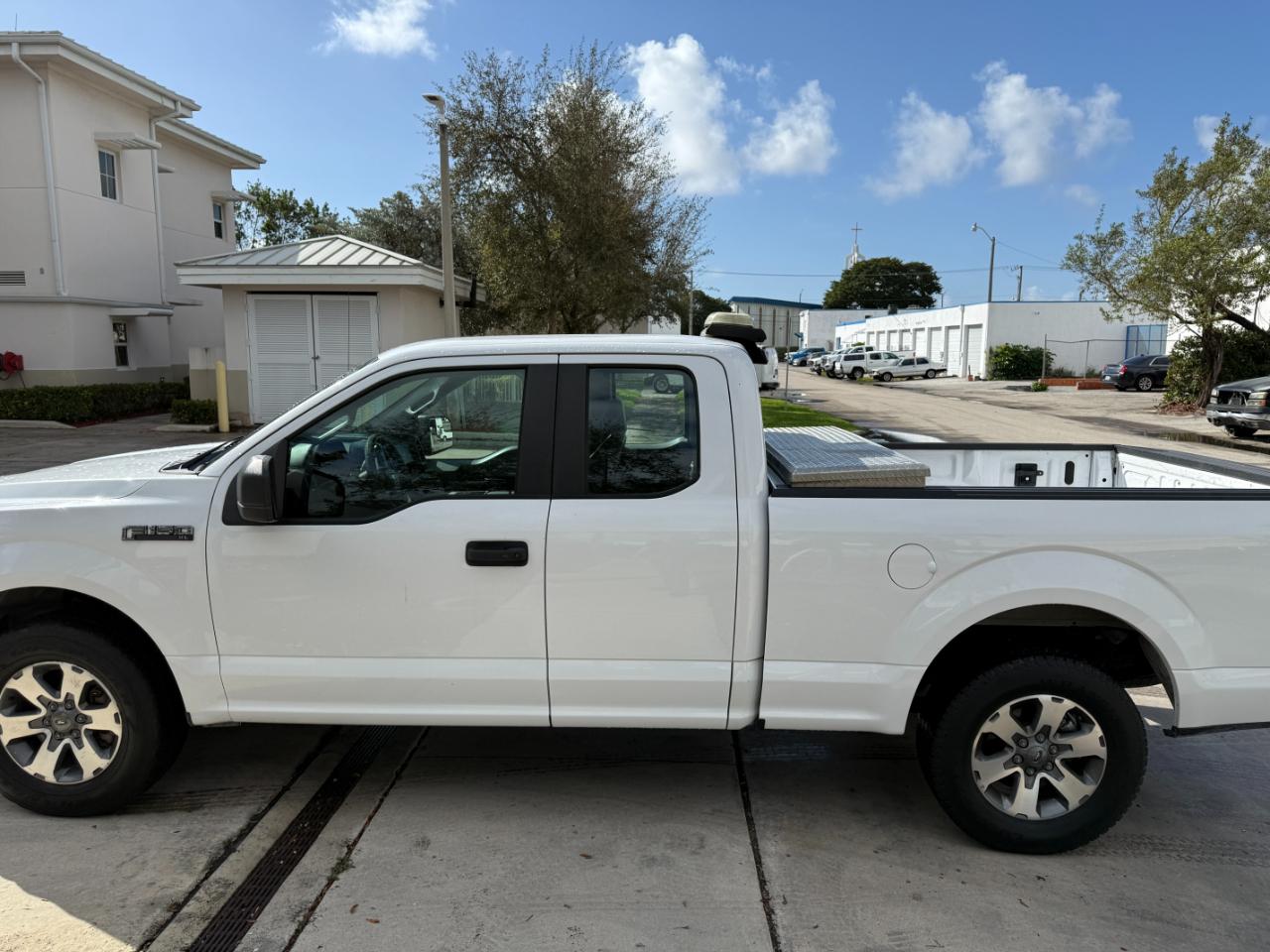 Ford F-150 XL SuperCab 6.5-ft. Bed 2WD 2016
