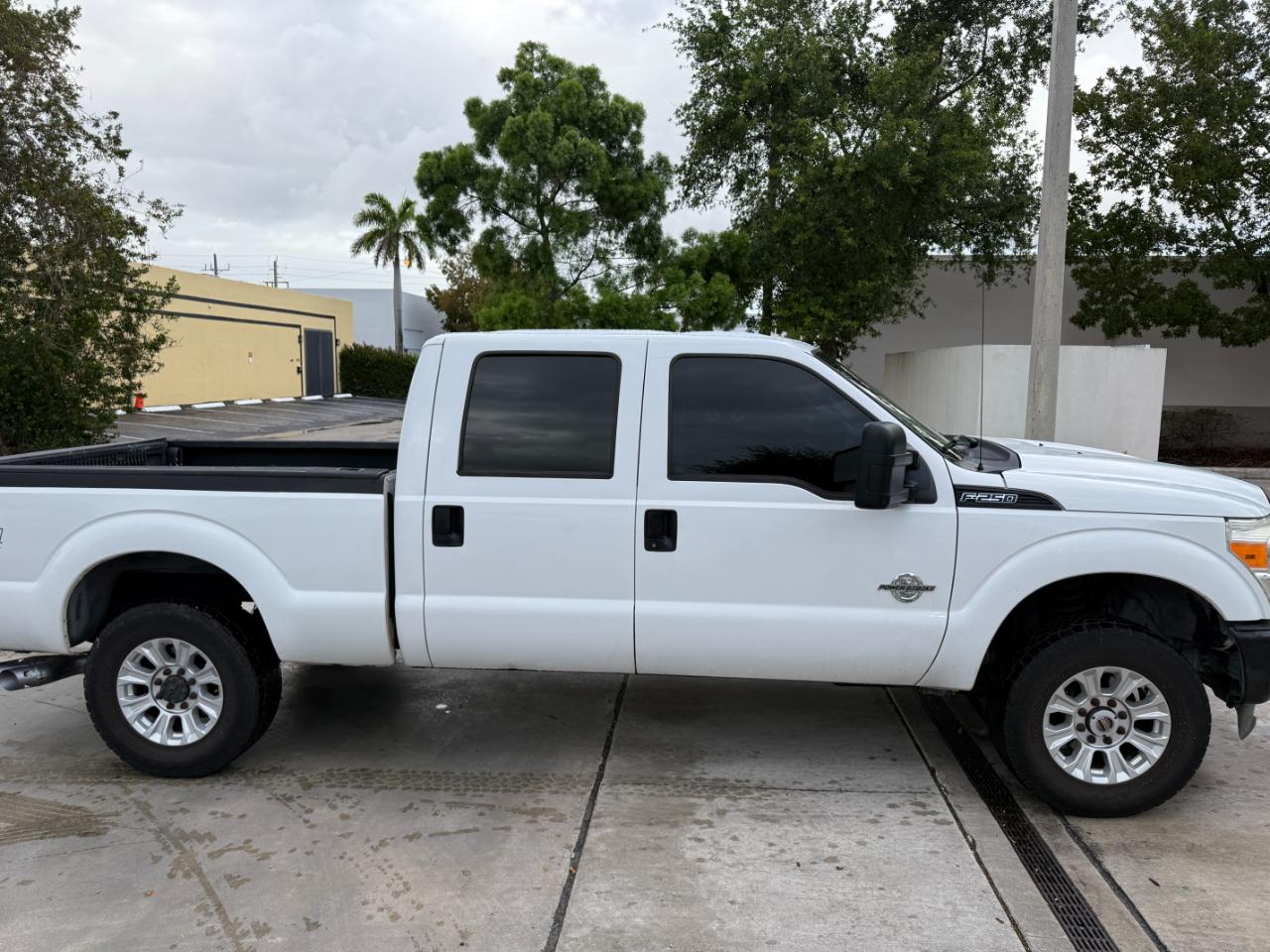 Ford F-250 SD XLT Crew Cab Long Bed 4WD 2016