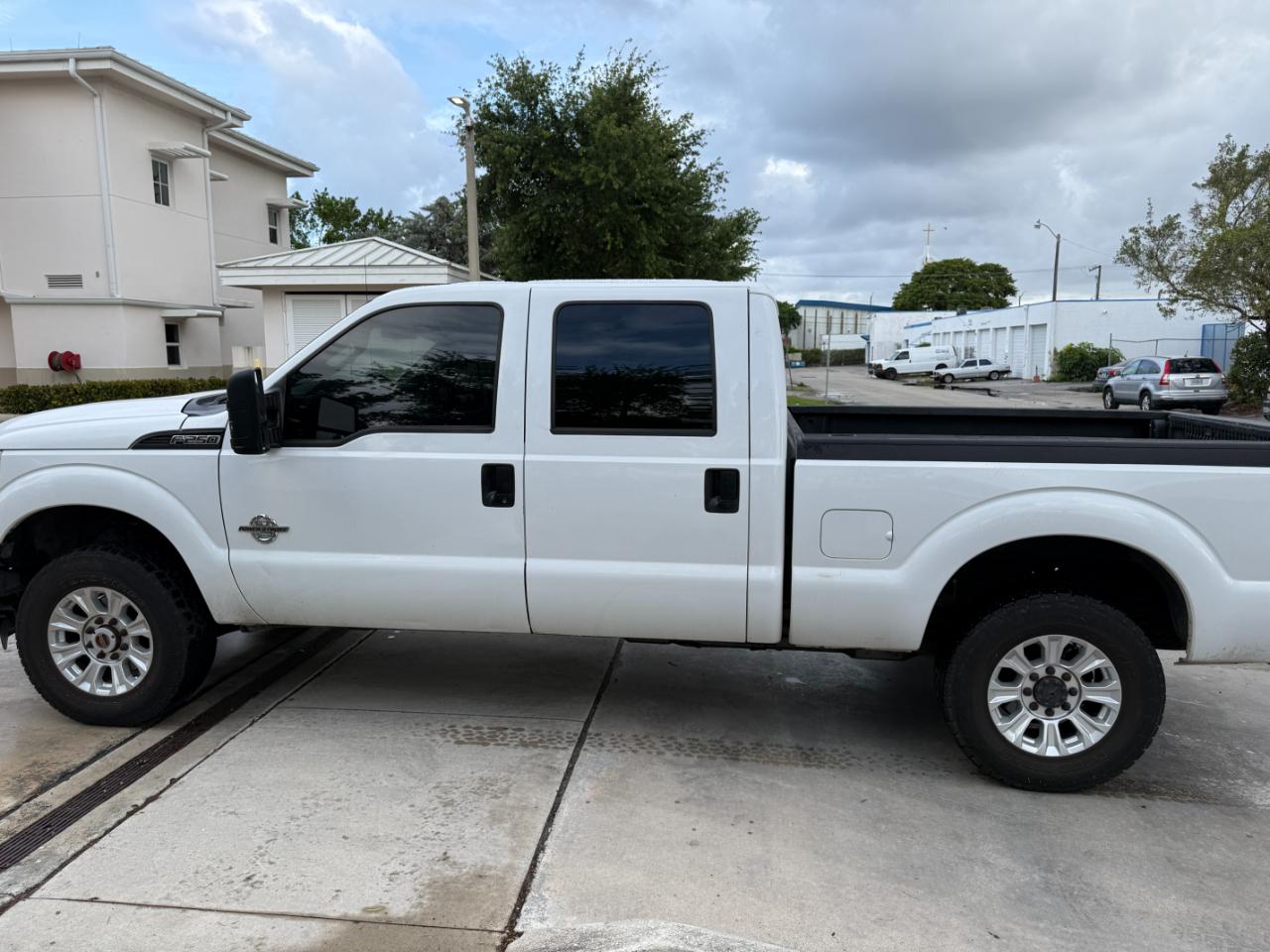 Ford F-250 SD XLT Crew Cab Long Bed 4WD 2016