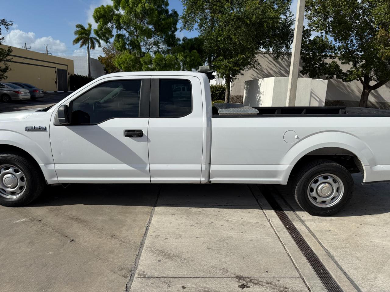 Ford F-150 XL SuperCab 8-ft. 2WD 2019