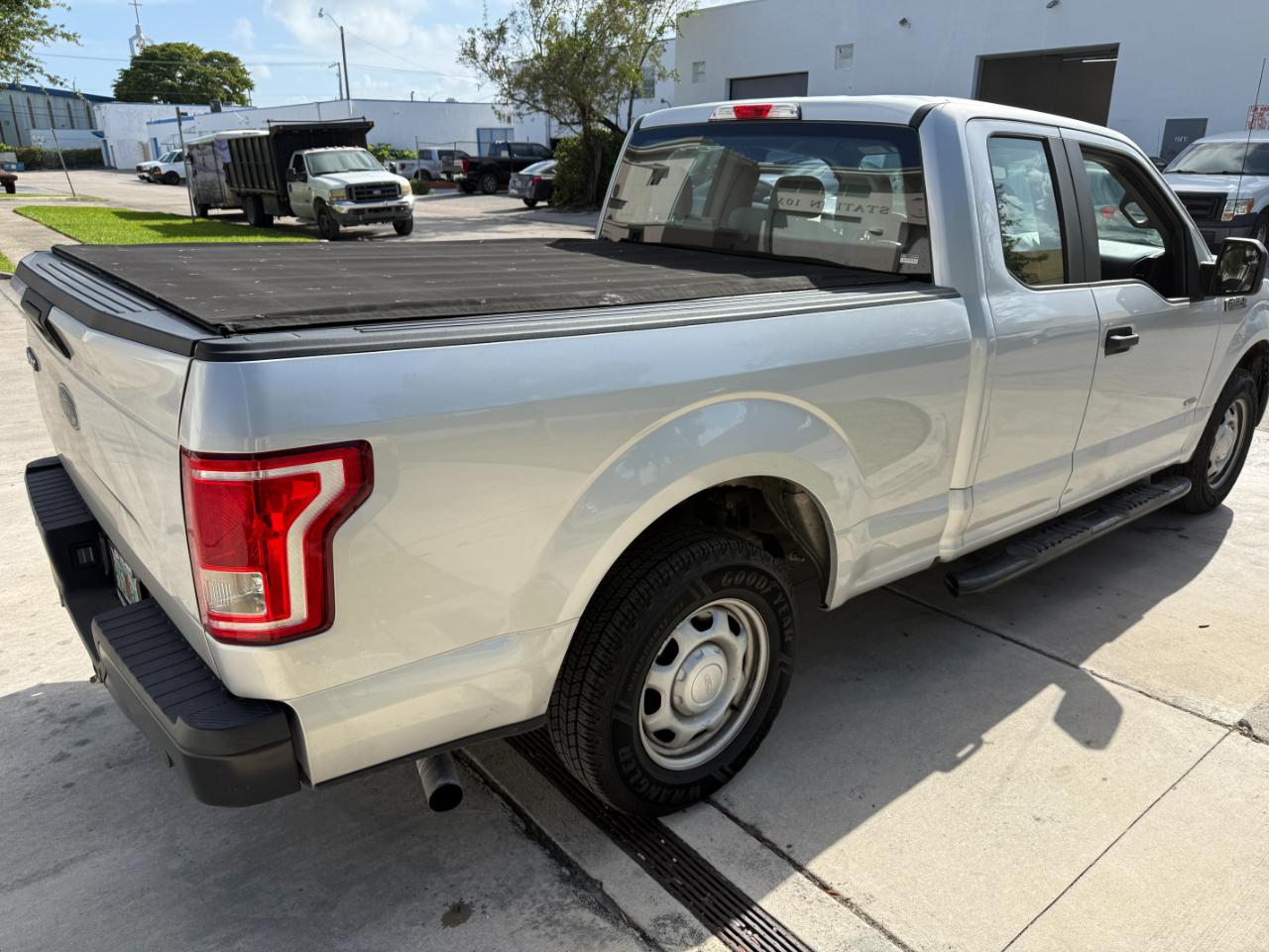 Ford F-150 XL SuperCab 6.5-ft. Bed 2WD 2017