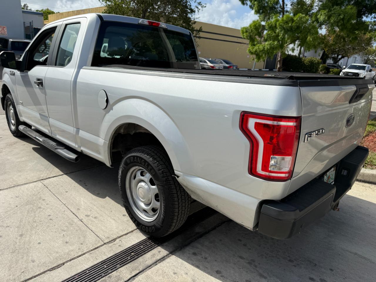 Ford F-150 XL SuperCab 6.5-ft. Bed 2WD 2017