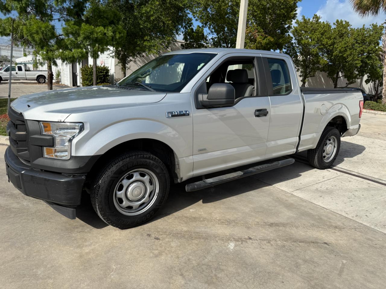 Ford F-150 XL SuperCab 6.5-ft. Bed 2WD 2017