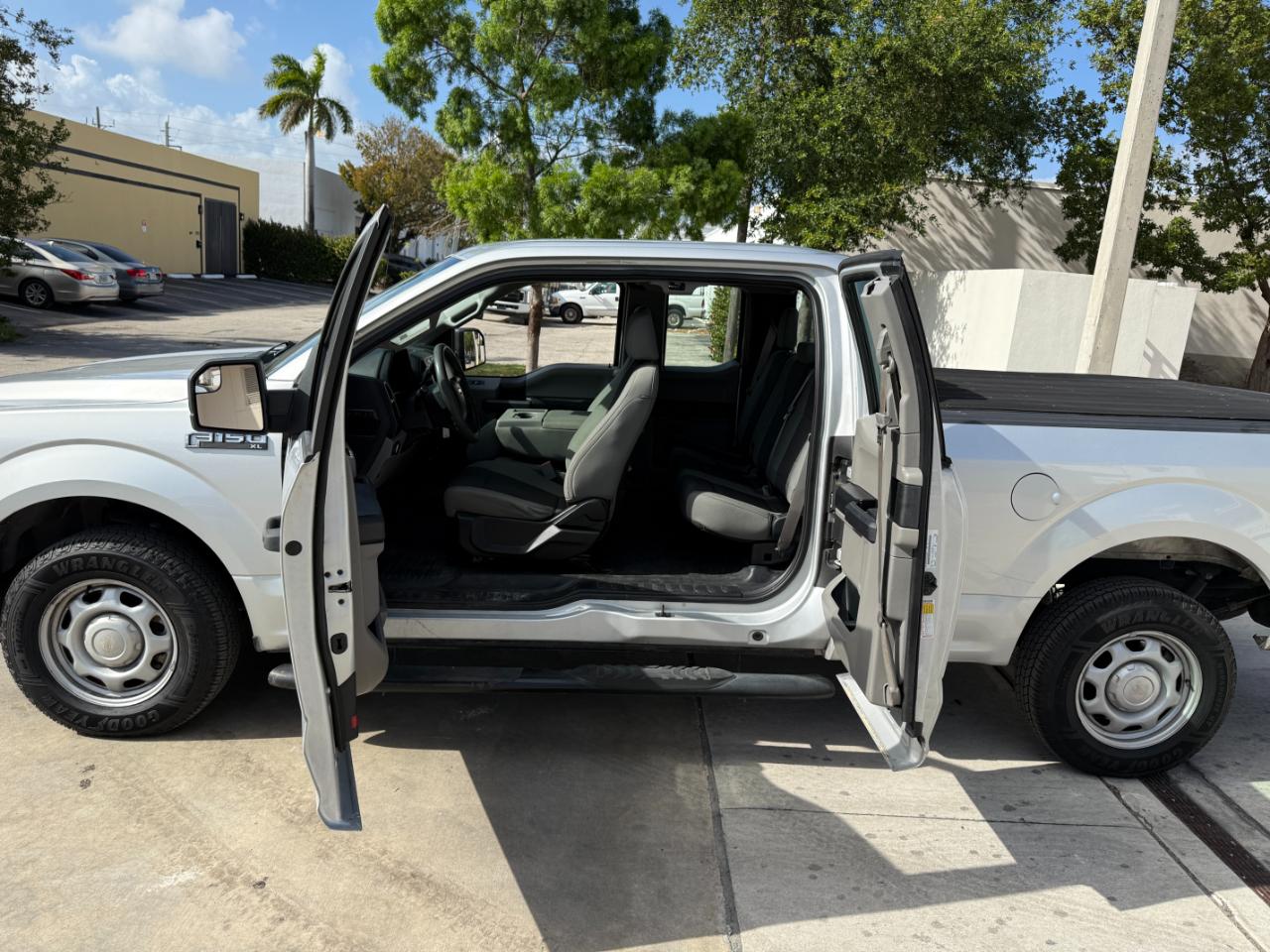 Ford F-150 XL SuperCab 6.5-ft. Bed 2WD 2017