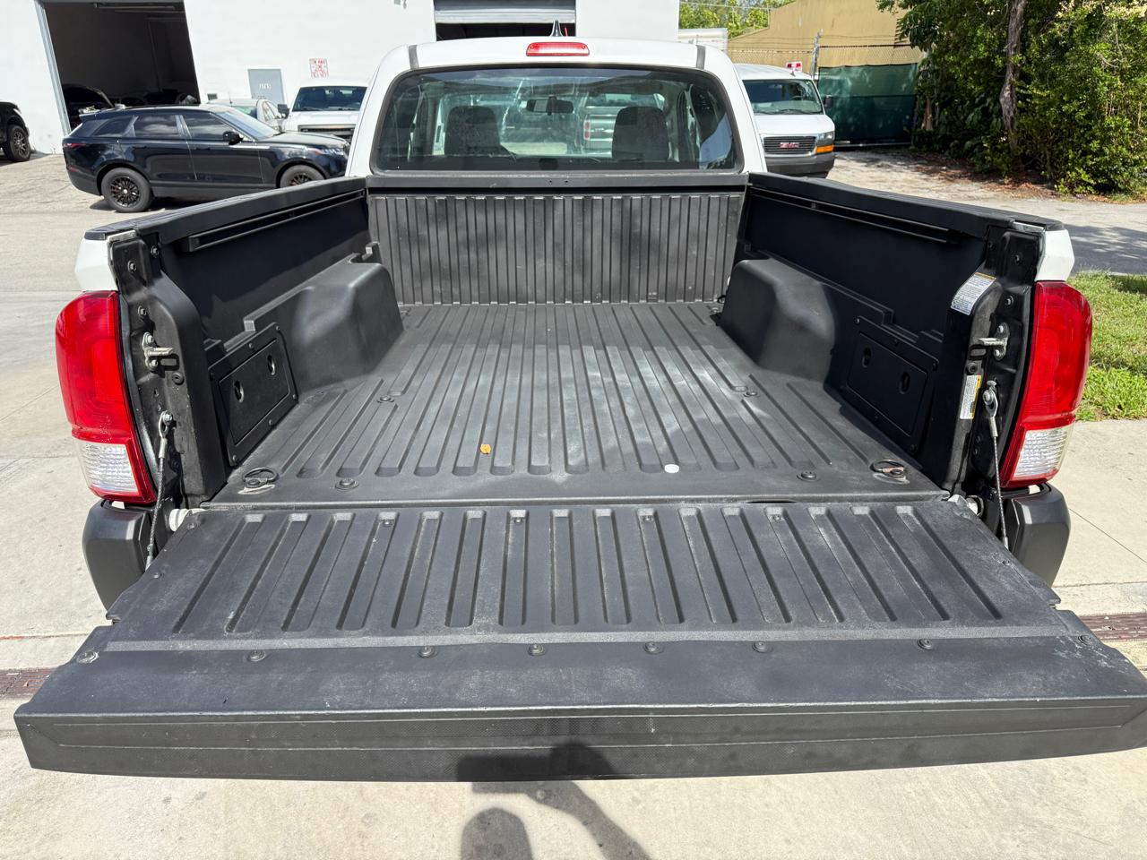 Toyota Tacoma SR5 Access Cab I4 6AT 2WD 2017