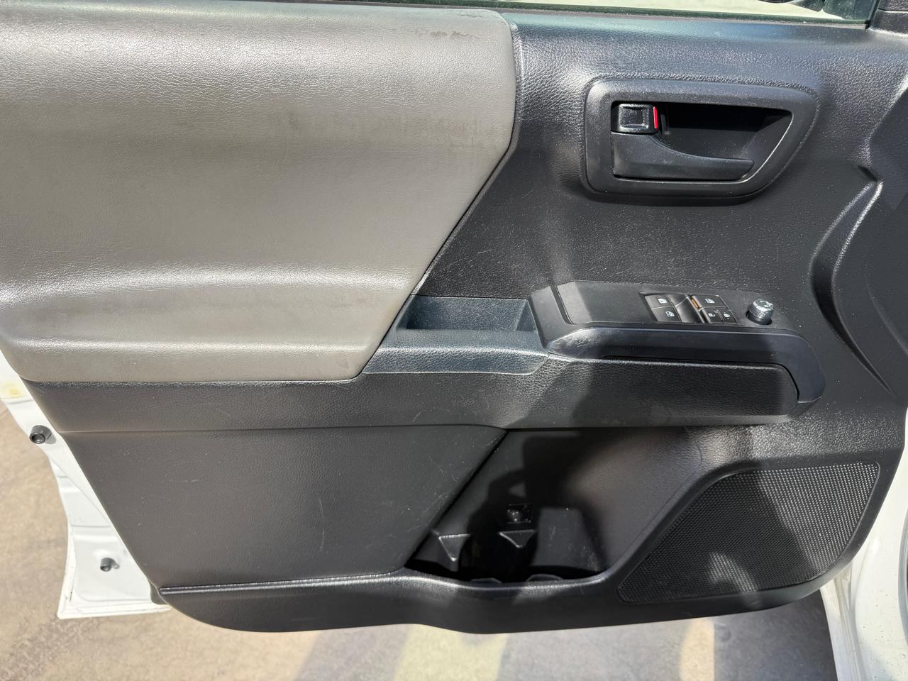 Toyota Tacoma SR5 Access Cab I4 6AT 2WD 2017