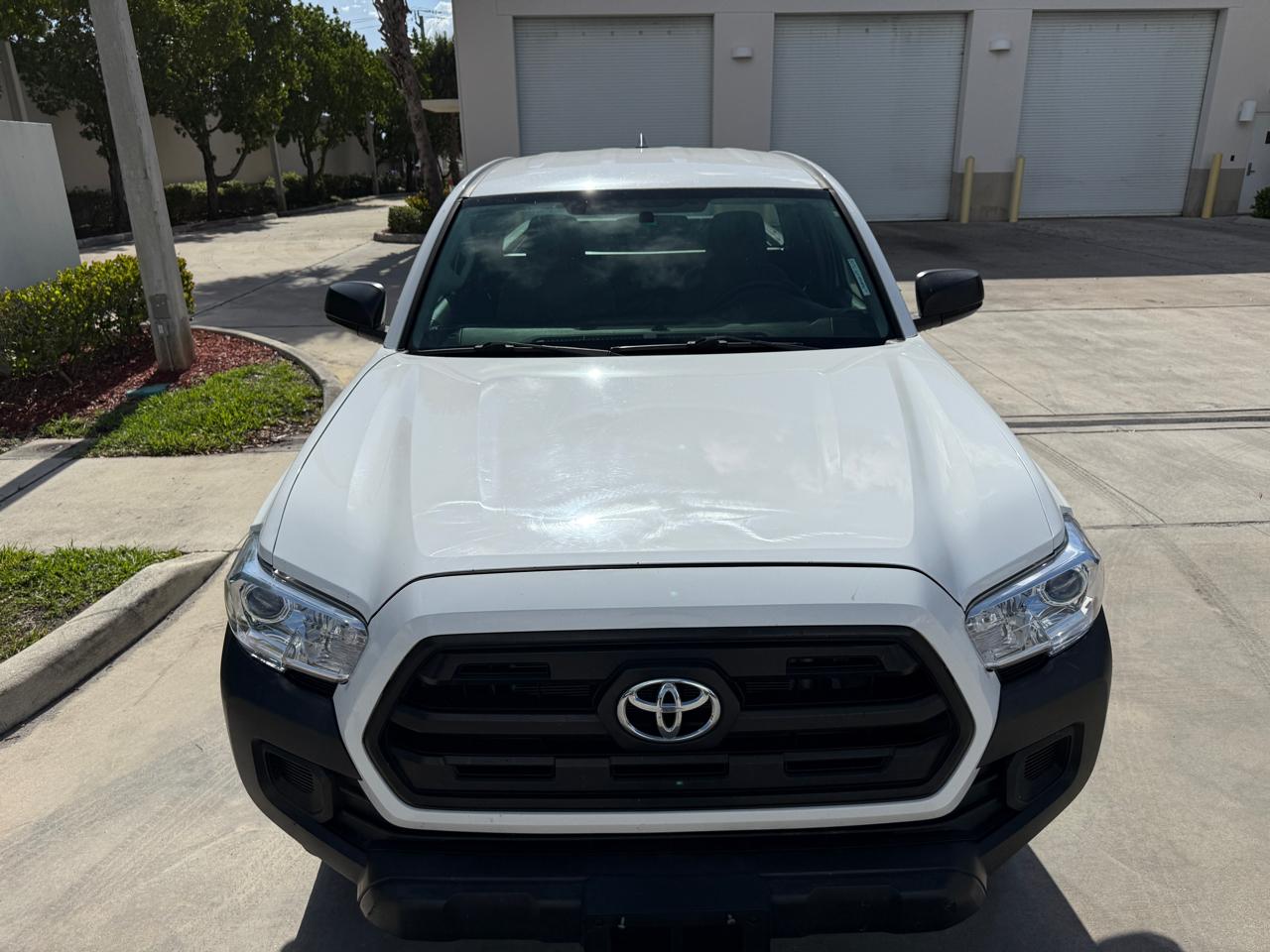 Toyota Tacoma SR5 Access Cab I4 6AT 2WD 2017