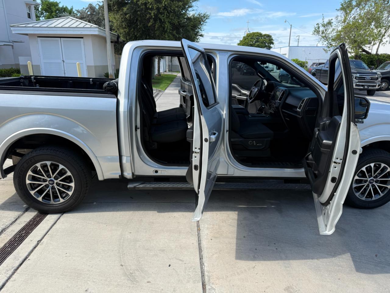Ford F-150 XLT SuperCrew 5.5-ft. Bed 2WD 2016