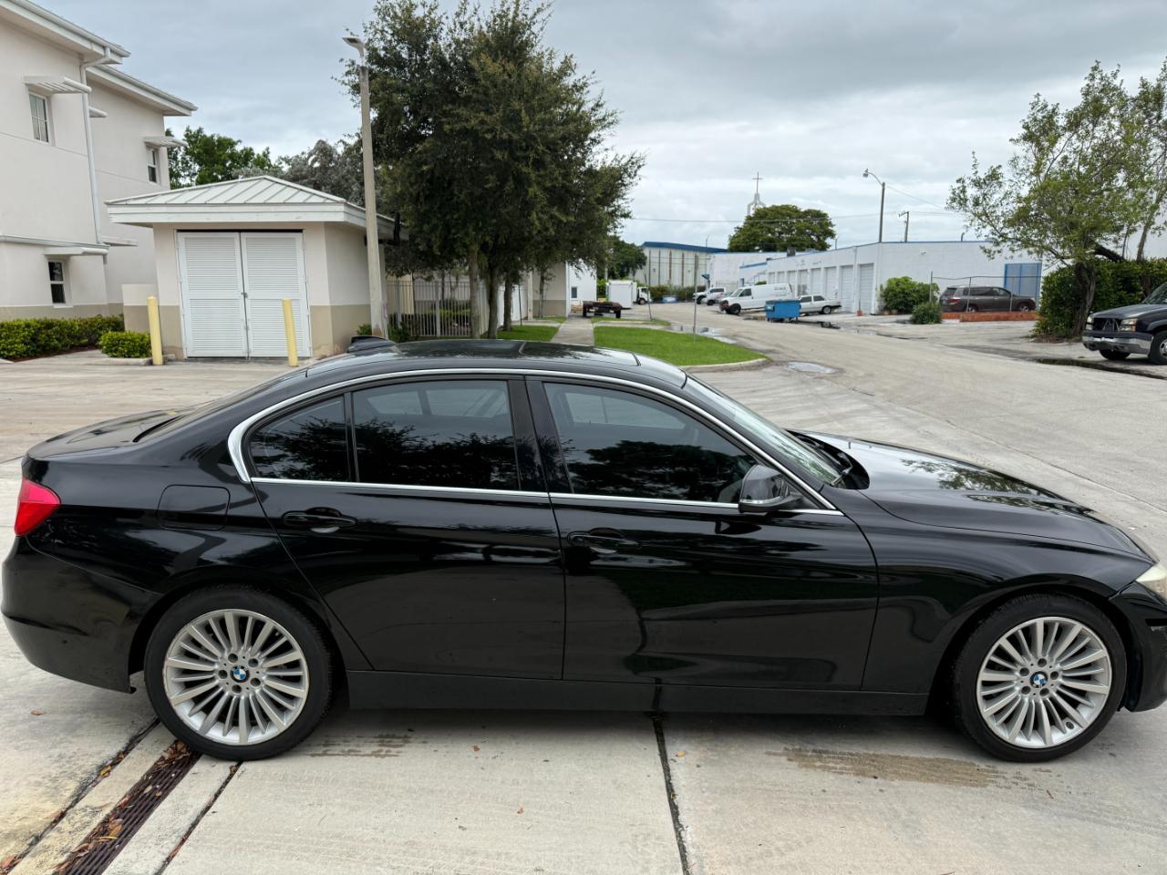 BMW 3-Series 328i Sedan 2014