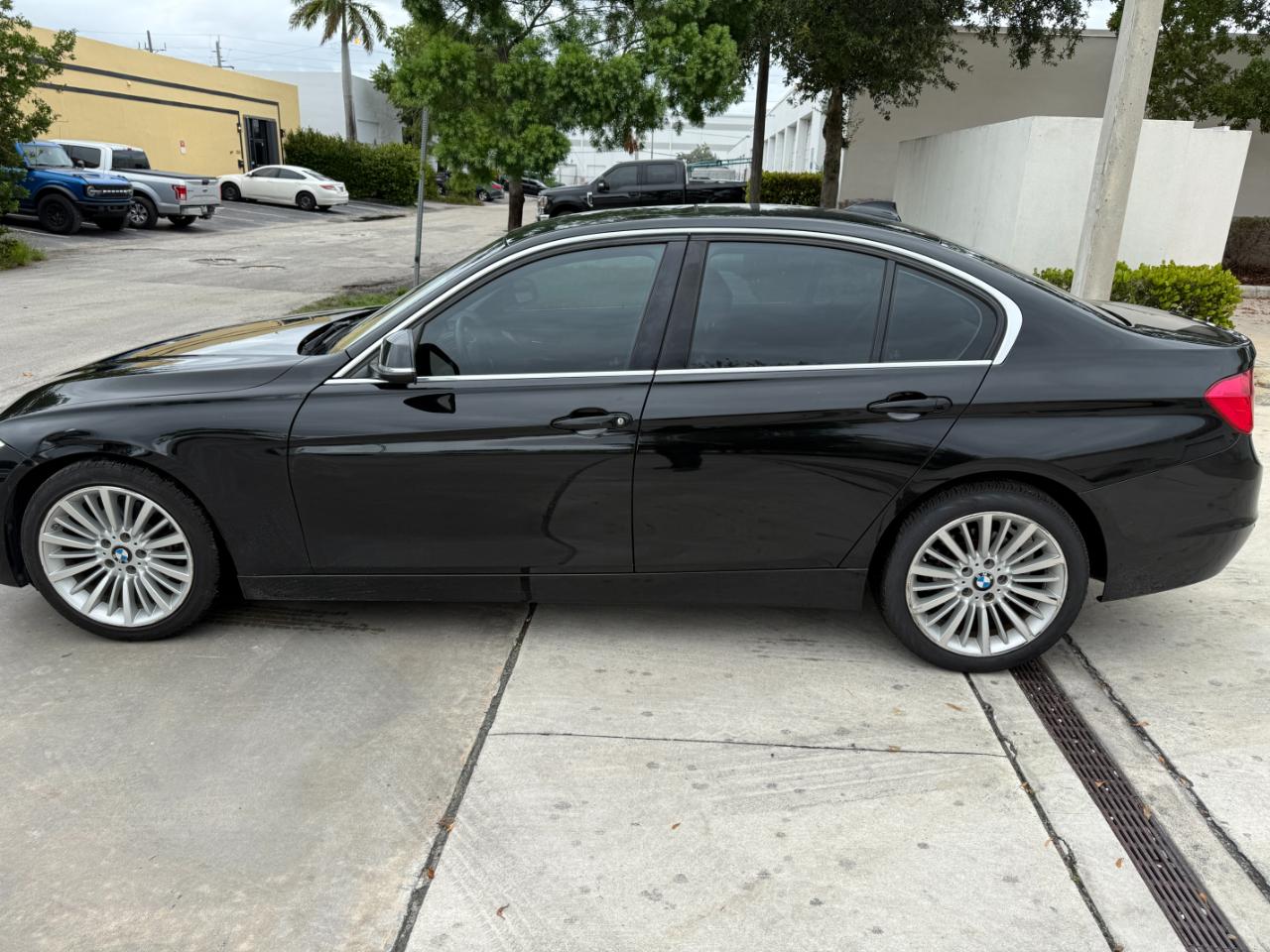 BMW 3-Series 328i Sedan 2014