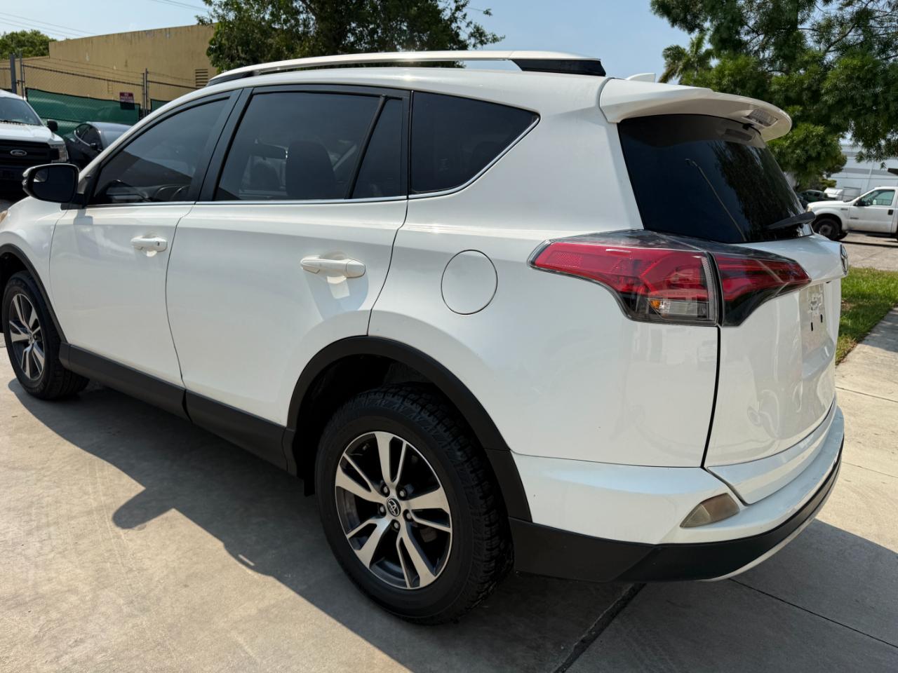 Toyota RAV4 XLE FWD 2016