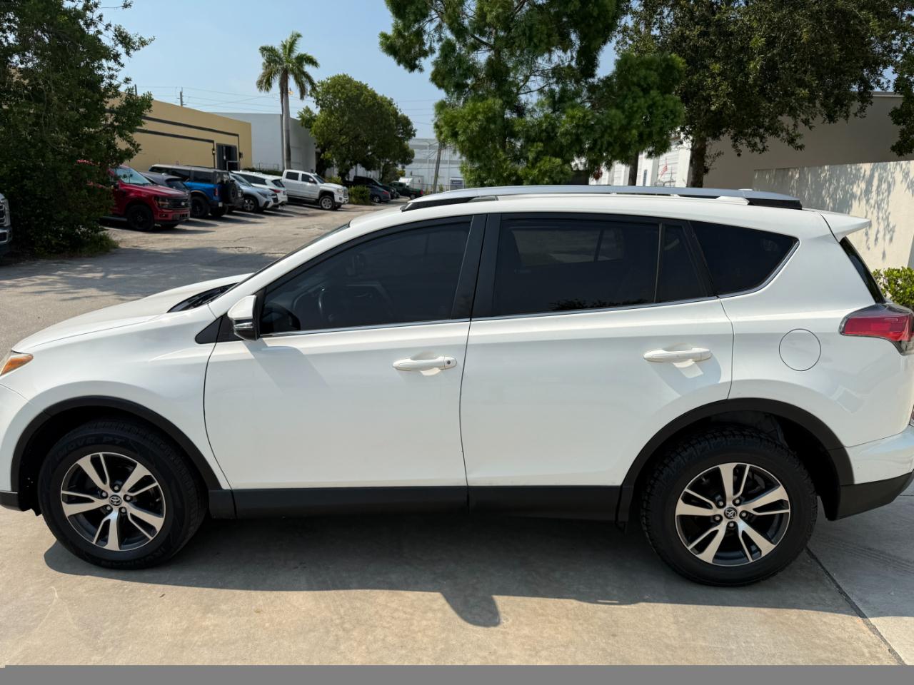Toyota RAV4 XLE FWD 2016