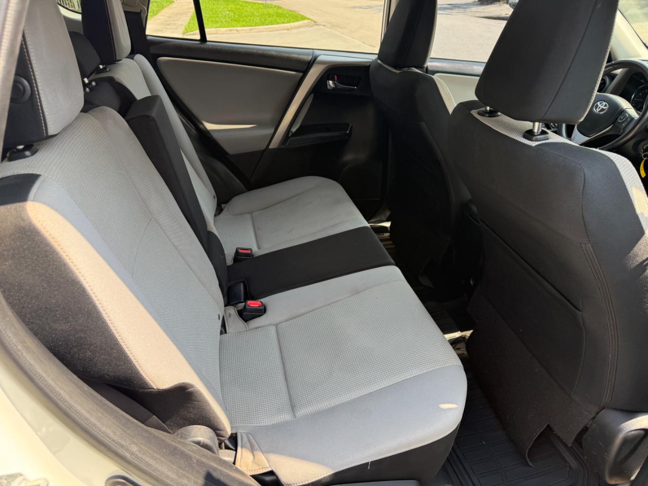 Toyota RAV4 XLE FWD 2016