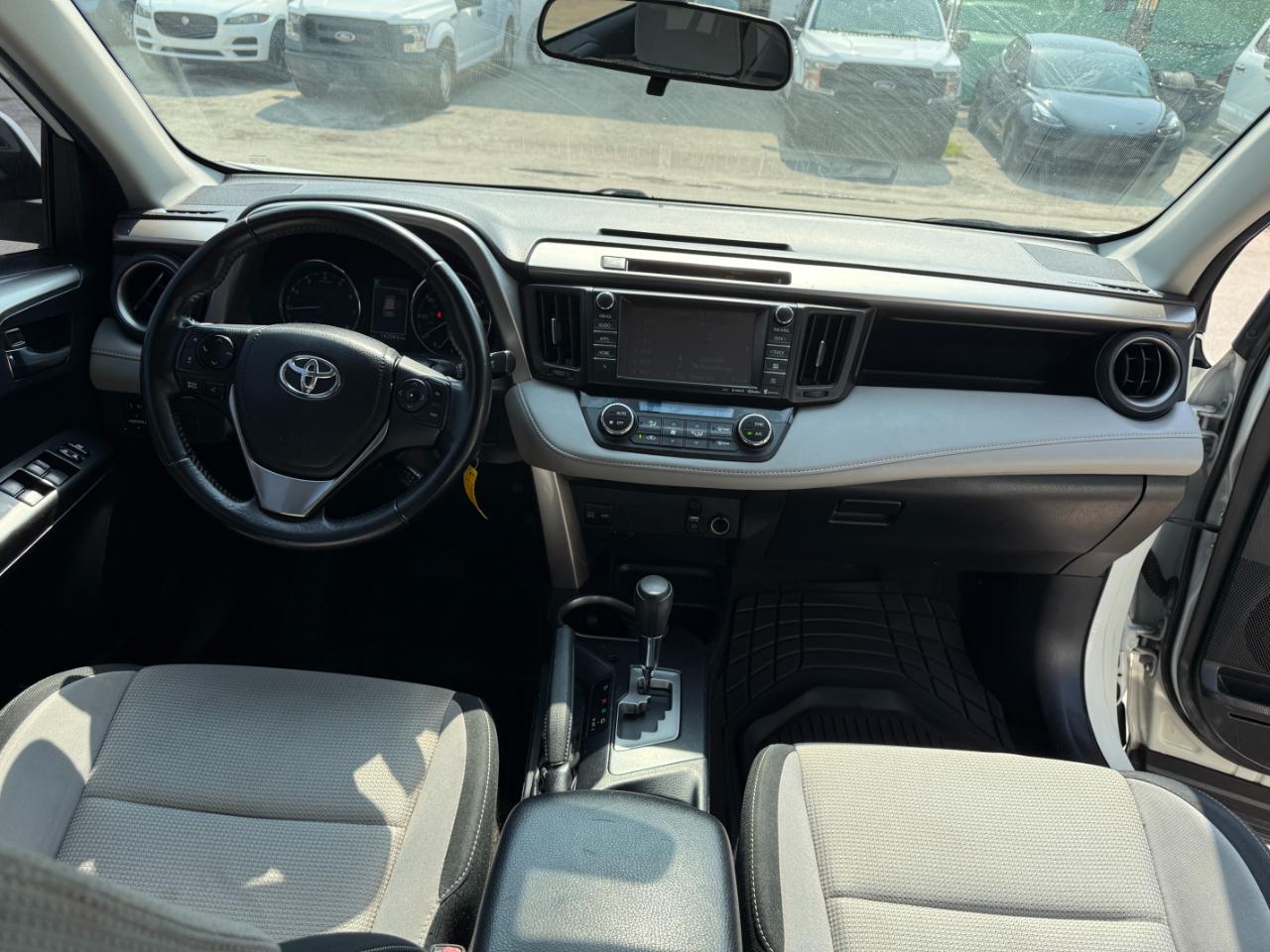 Toyota RAV4 XLE FWD 2016