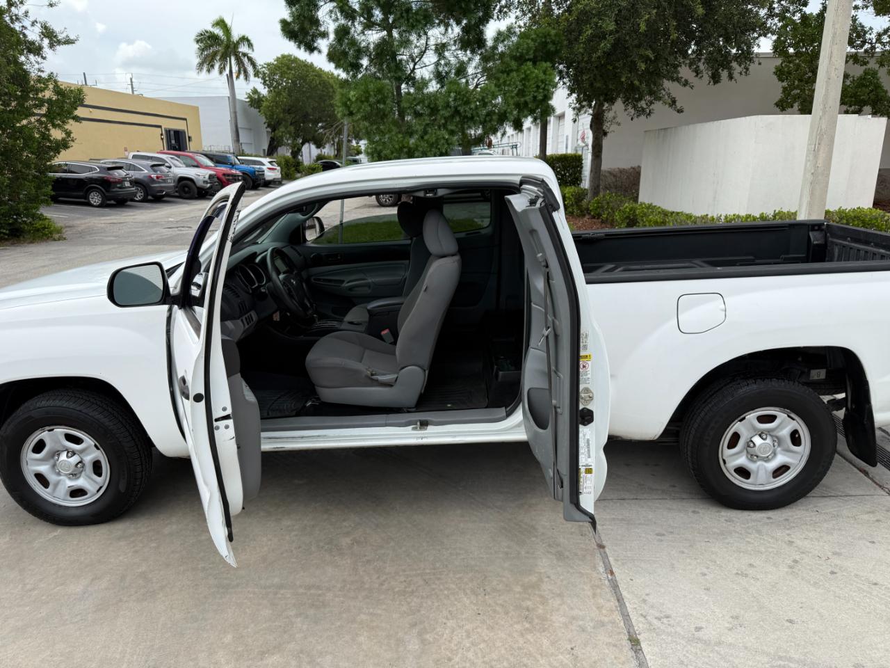 Toyota Tacoma Access Cab I4 4AT 2WD 2015