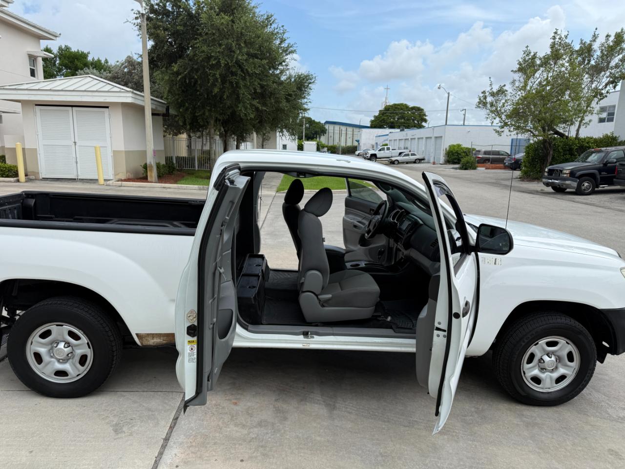 Toyota Tacoma Access Cab I4 4AT 2WD 2015