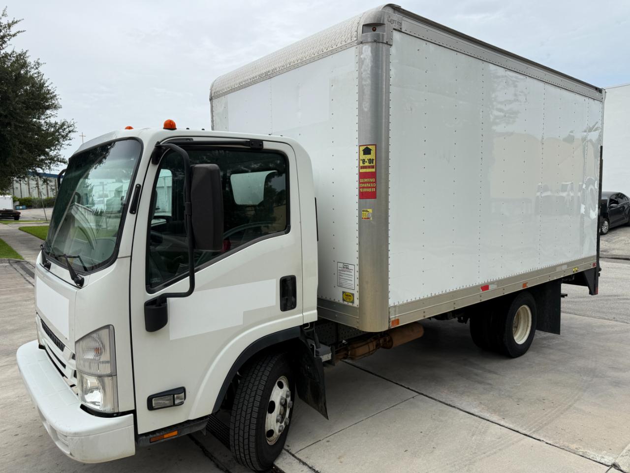 Isuzu NPR  2019