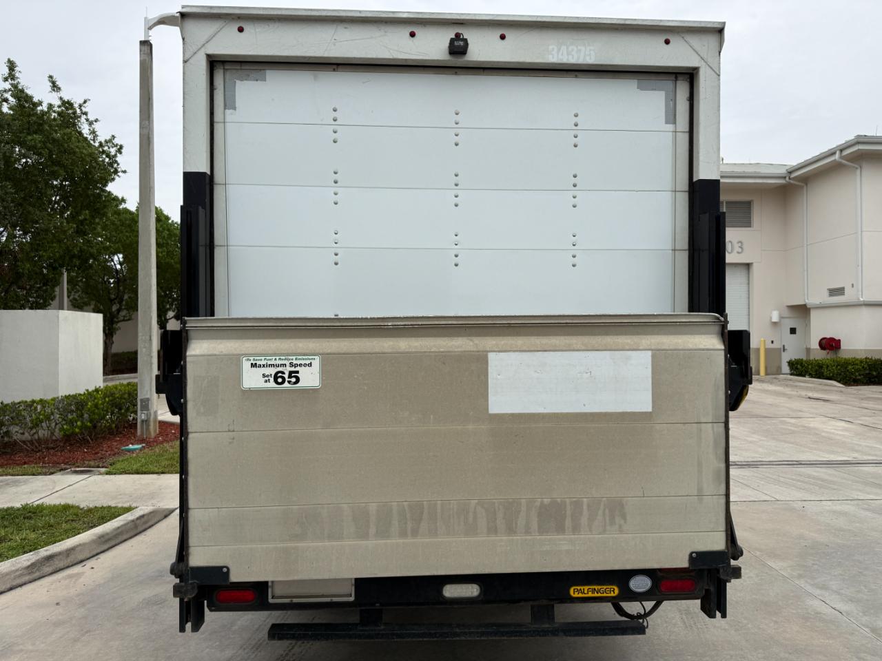 Isuzu NPR  2019