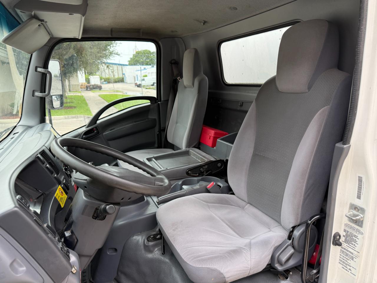 Isuzu NPR  2019
