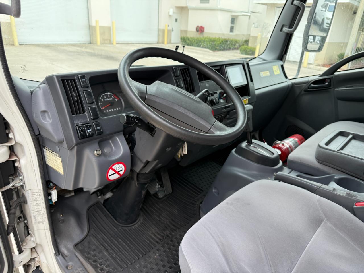 Isuzu NPR  2019