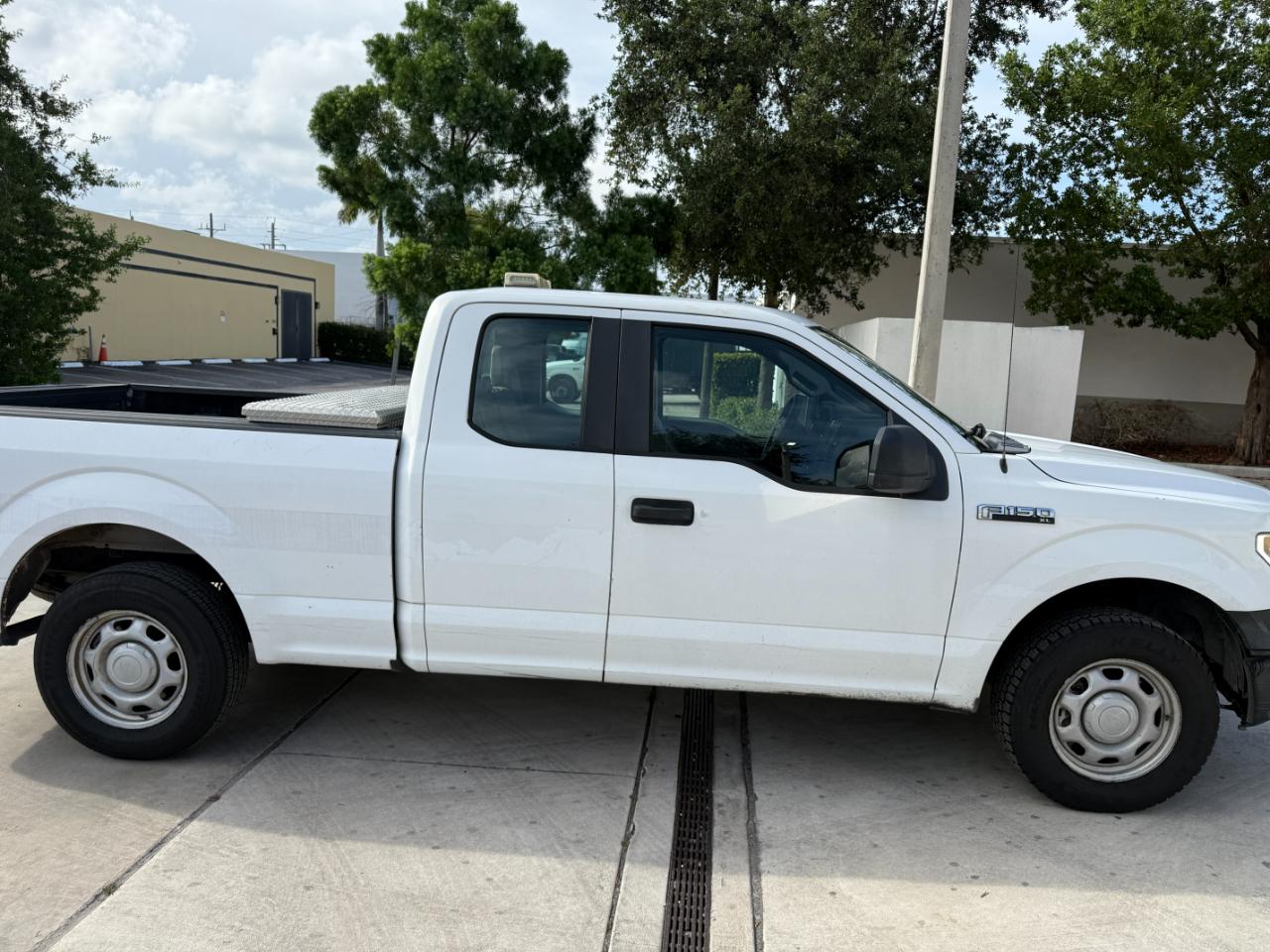Ford F-150 XL SuperCab 6.5-ft. Bed 2WD 2015