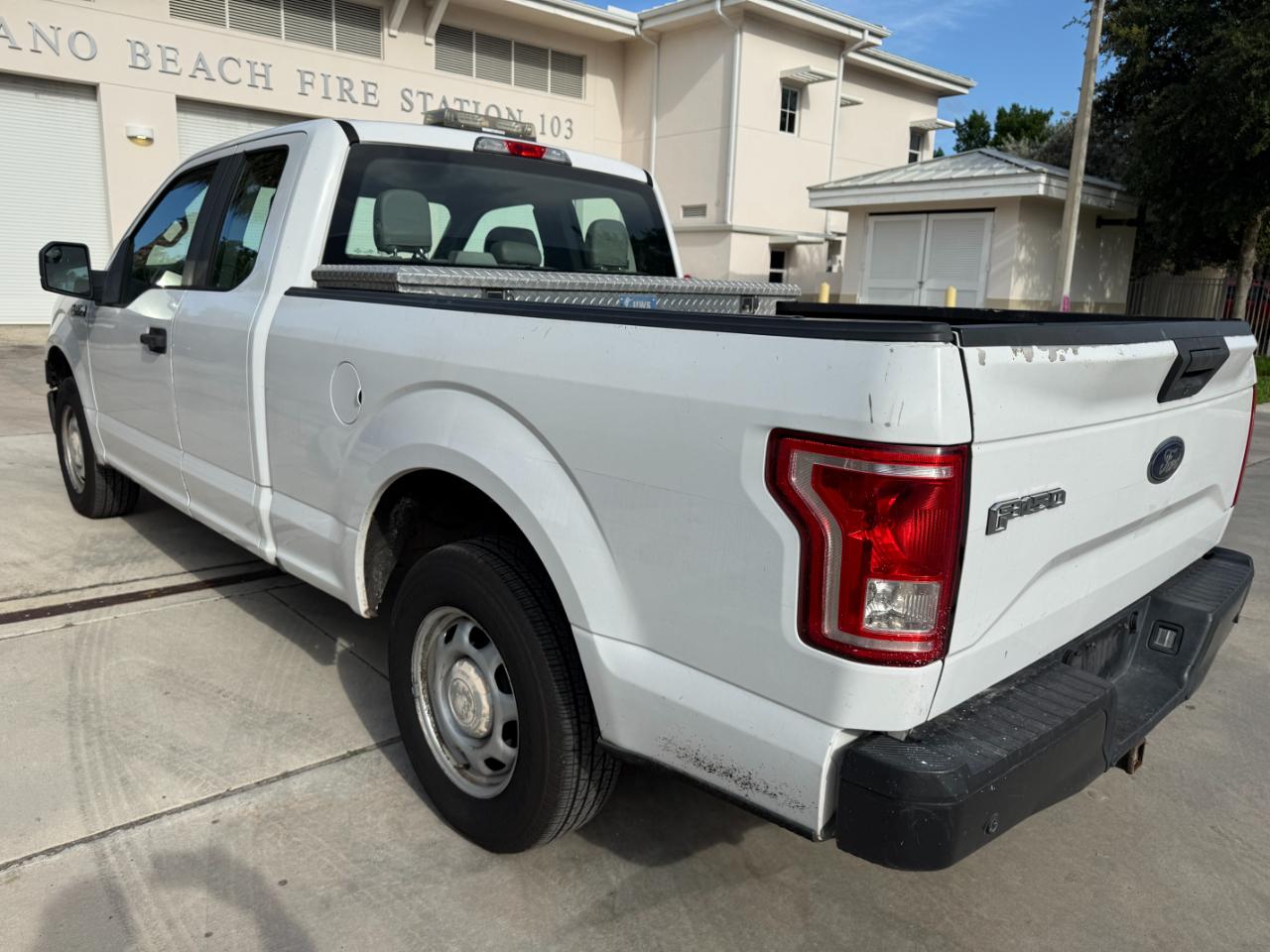 Ford F-150 XL SuperCab 6.5-ft. Bed 2WD 2015