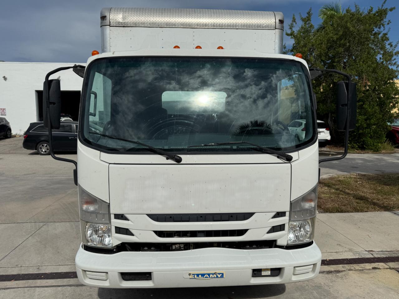 Isuzu NPR  2019