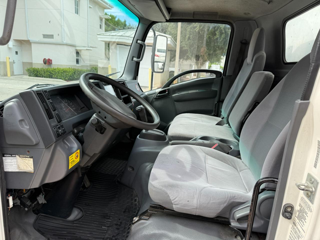 Isuzu NPR  2019