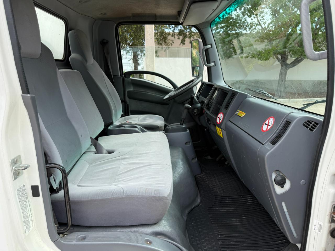 Isuzu NPR  2019