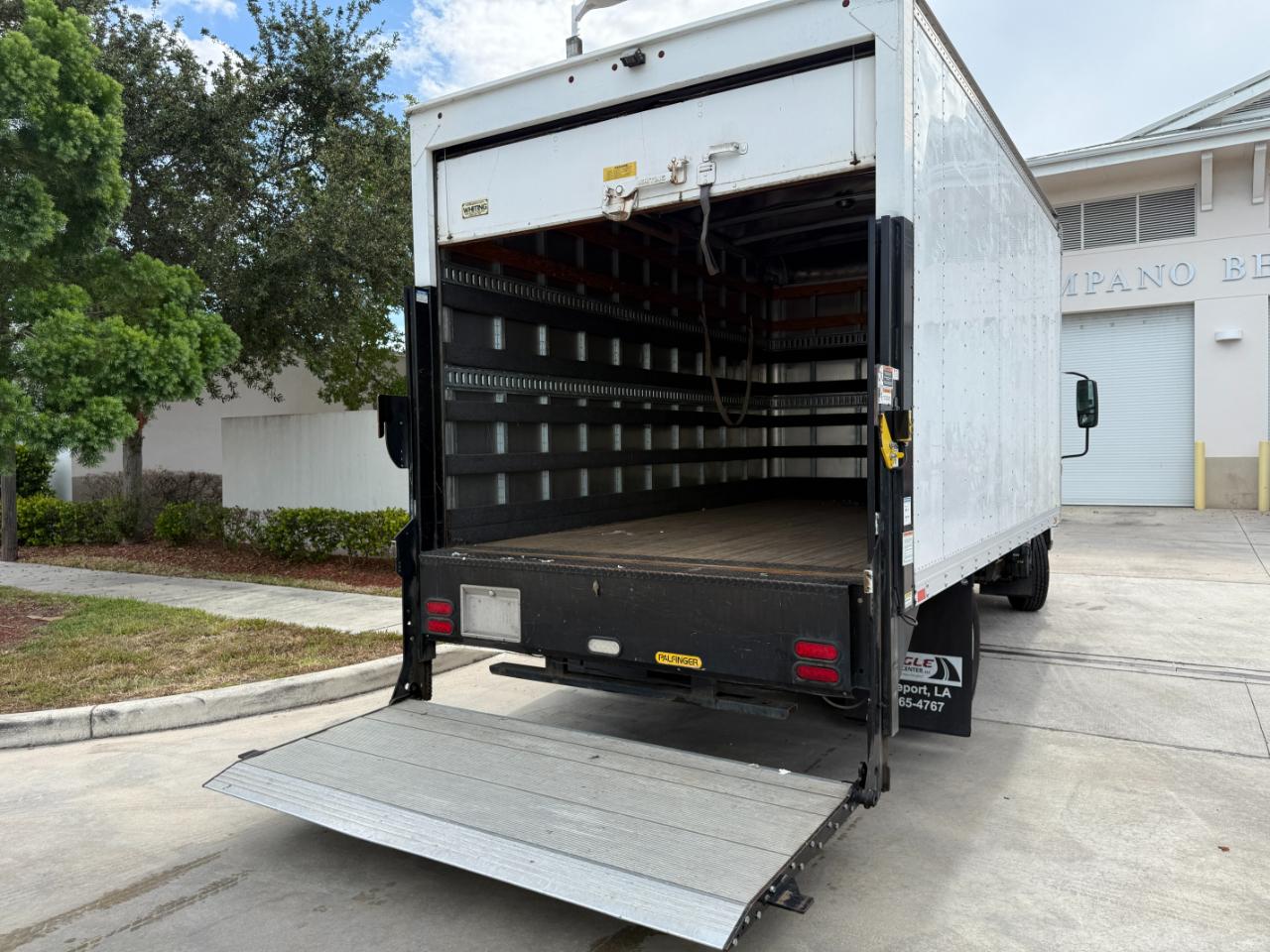 Isuzu NPR  2019