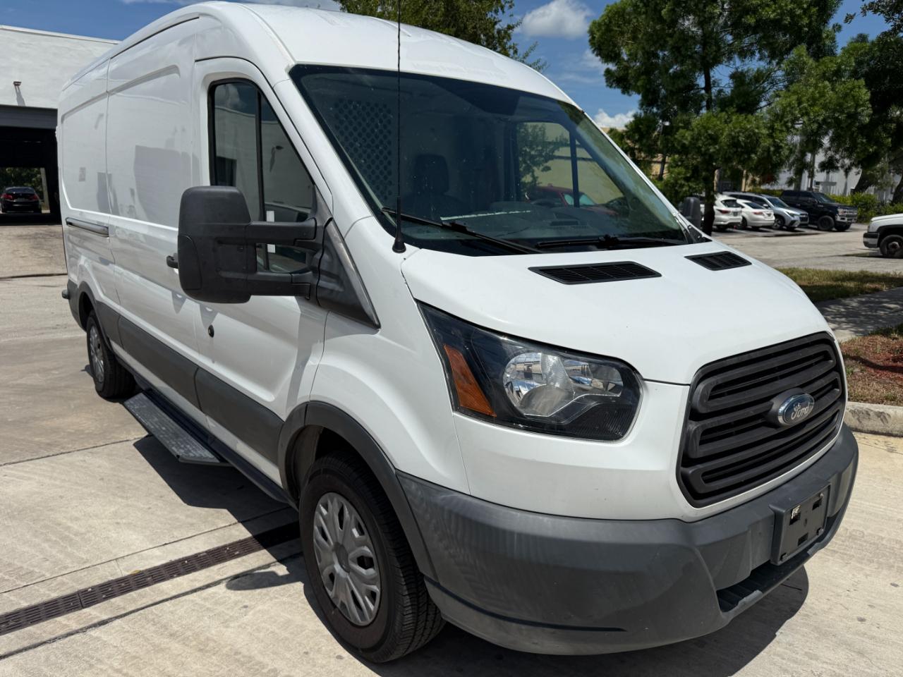 Ford Transit 350 Van Med. Roof w/Sliding Pass. 148-in. WB 2018
