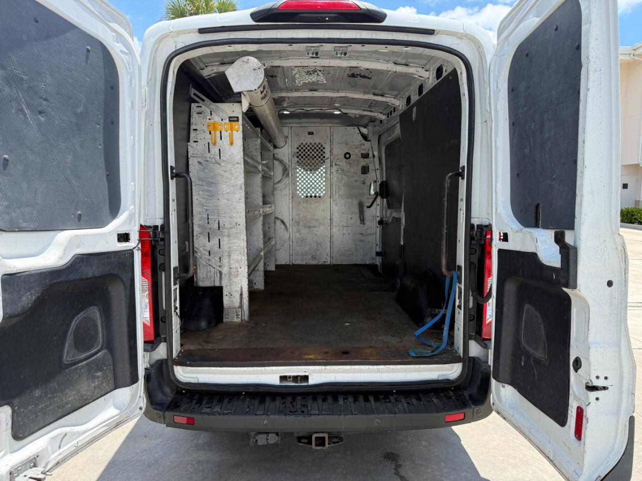 Ford Transit 350 Van Med. Roof w/Sliding Pass. 148-in. WB 2018