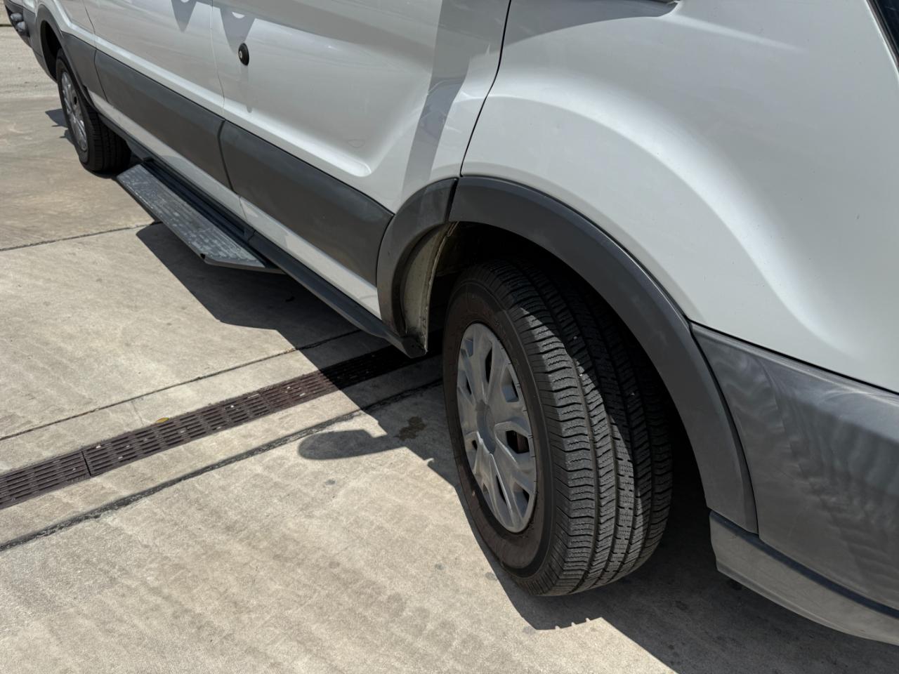 Ford Transit 350 Van Med. Roof w/Sliding Pass. 148-in. WB 2018