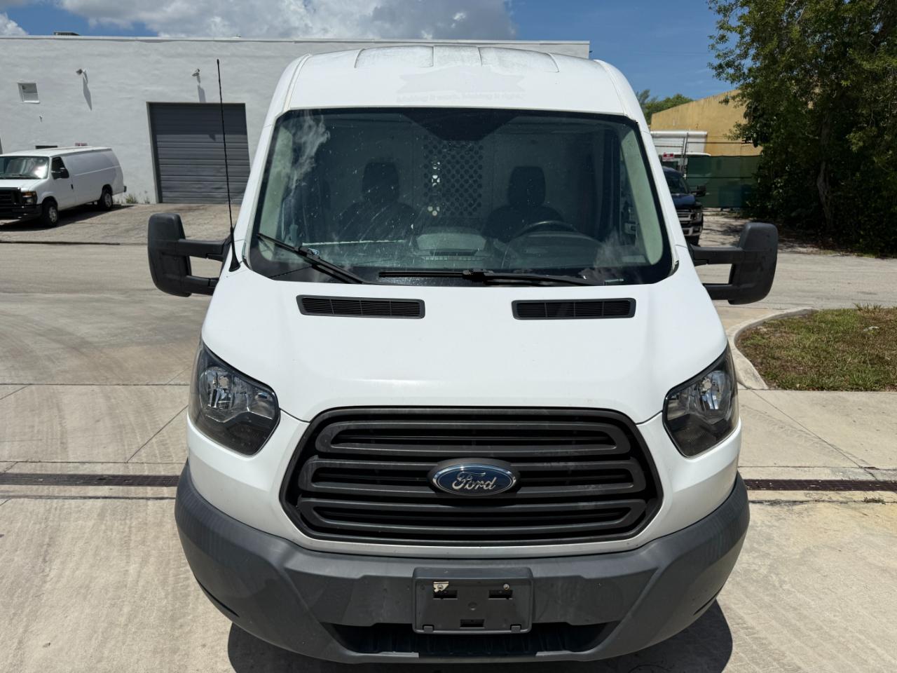 Ford Transit 350 Van Med. Roof w/Sliding Pass. 148-in. WB 2018