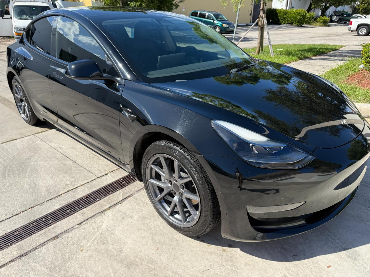 2022 Tesla Model 3 Standard Range Plus