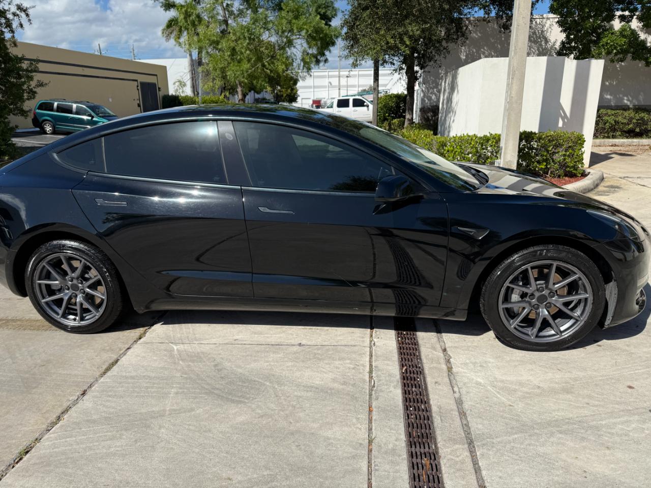 Tesla Model 3 Standard Range Plus 2022