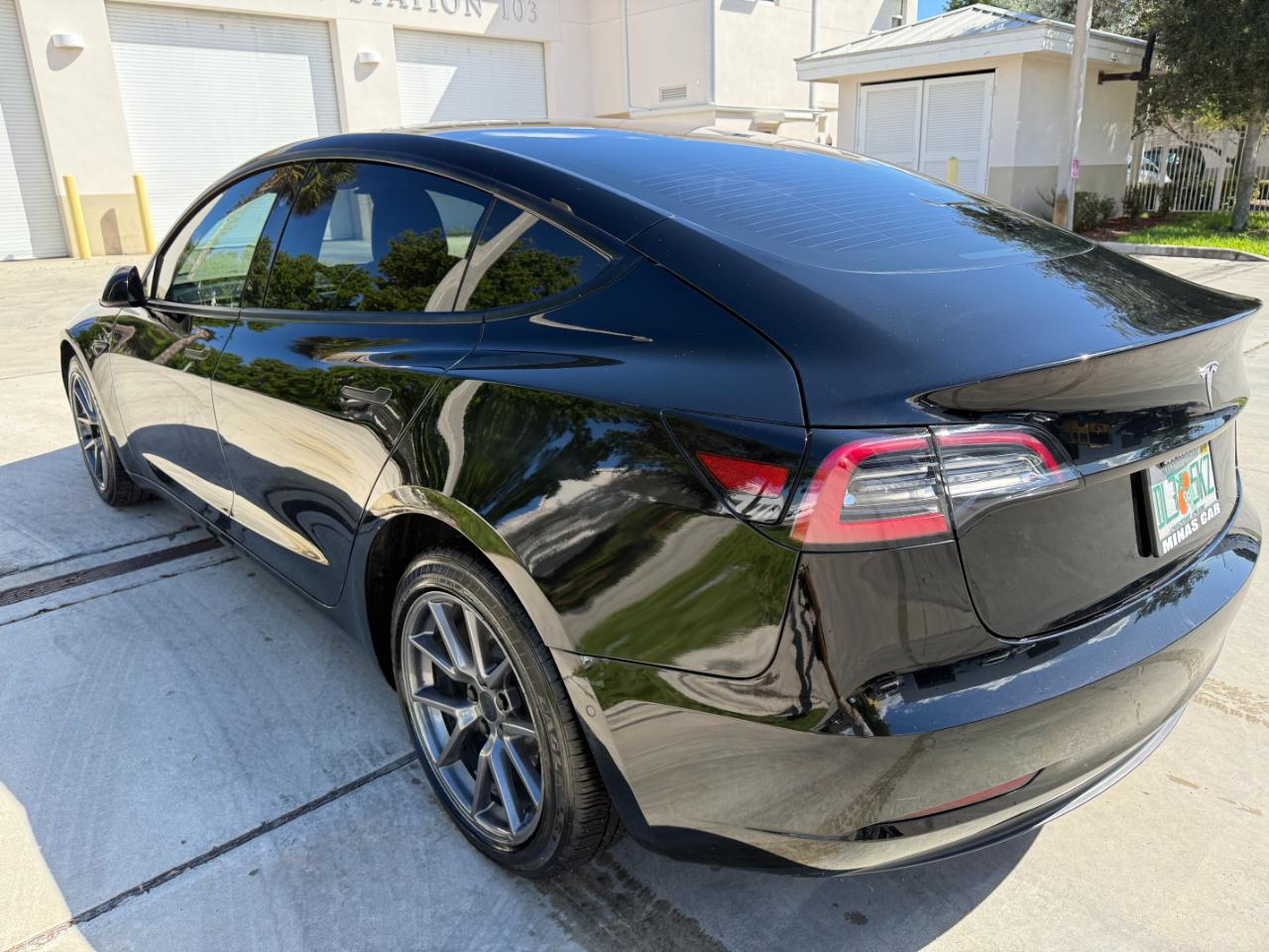 Tesla Model 3 Standard Range Plus 2022