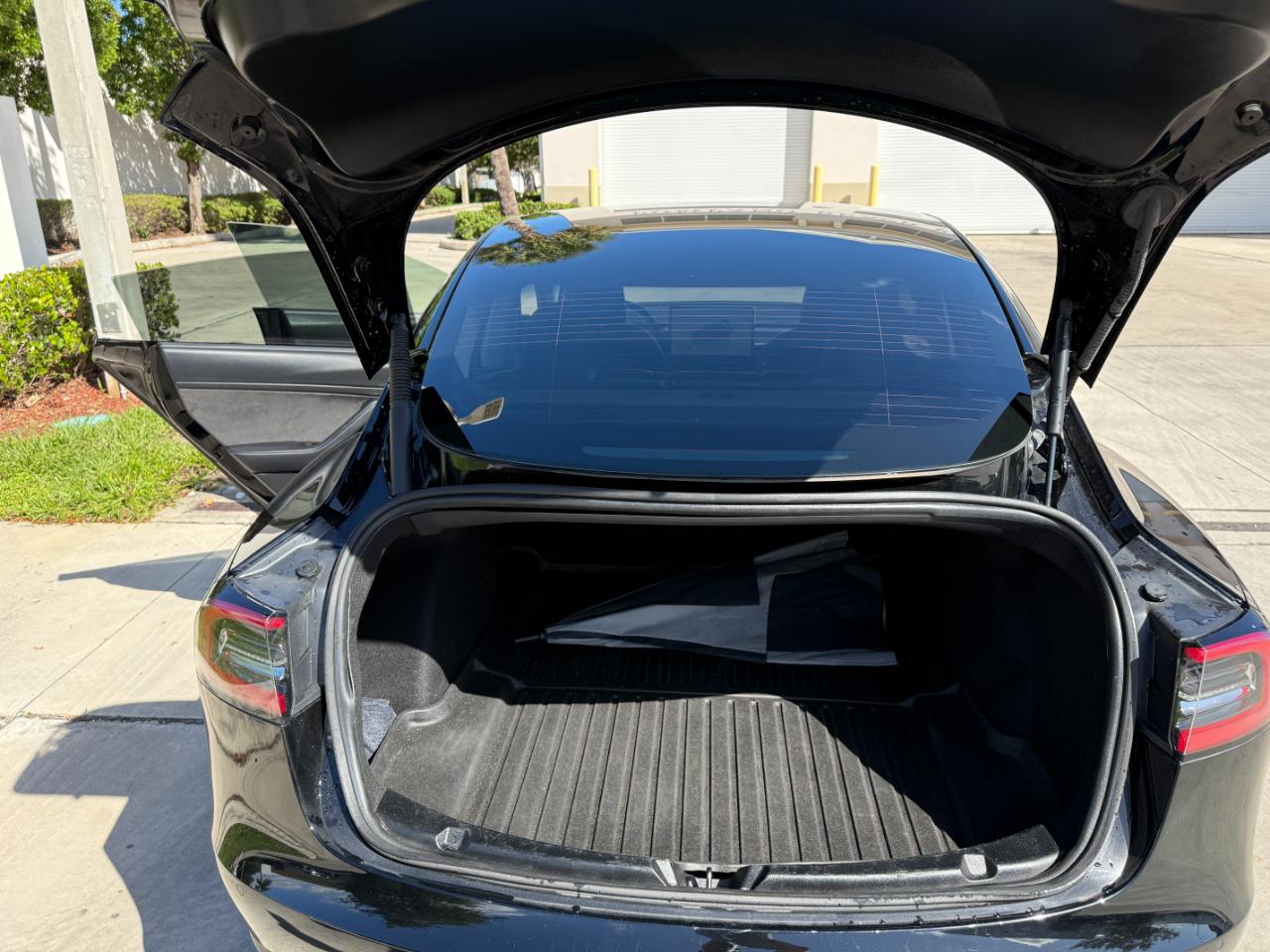 Tesla Model 3 Standard Range Plus 2022