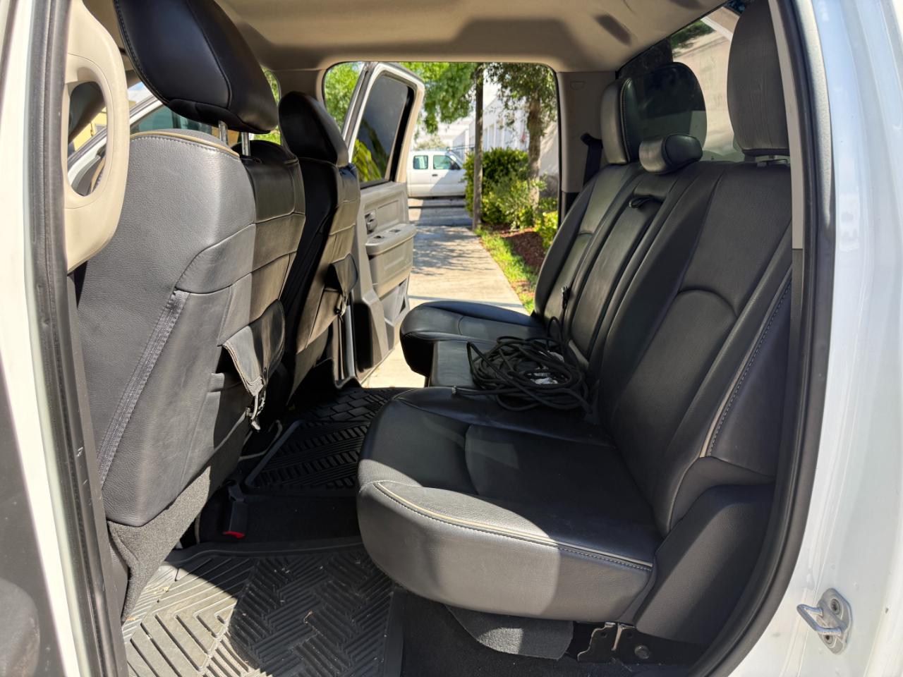 RAM 2500 Laramie Crew Cab LWB 4WD 2011