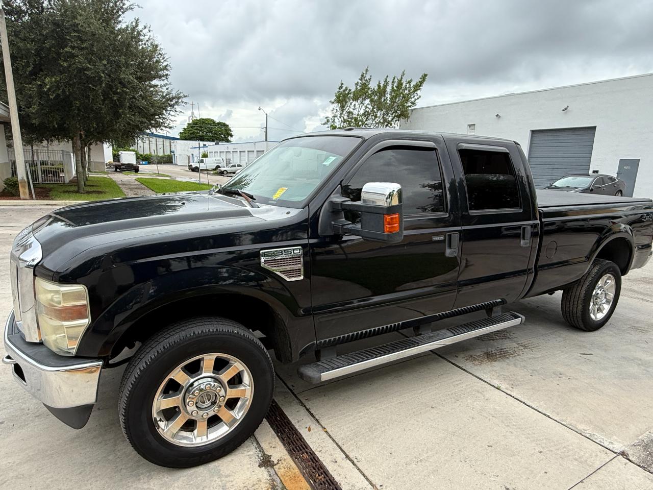 2009 Ford F-350 SD XLT Crew Cab Long Bed 4WD