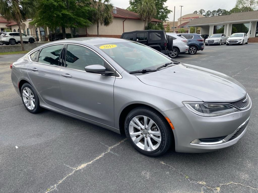 Chrysler 200  2017