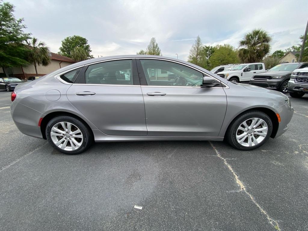 Chrysler 200  2017