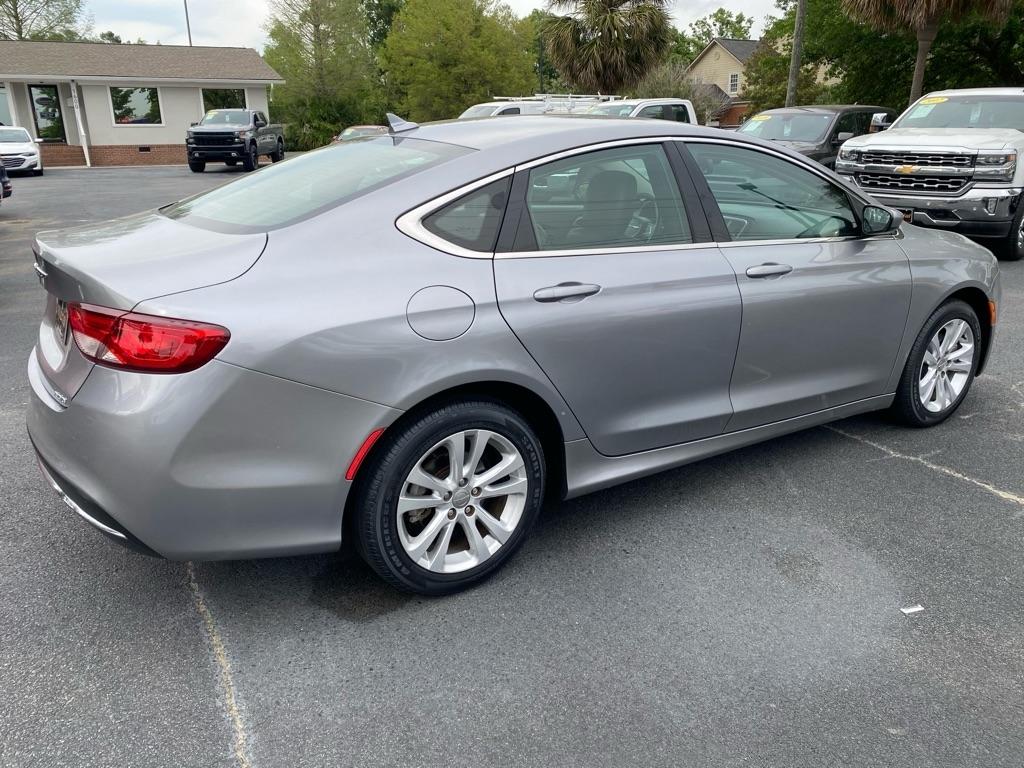 Chrysler 200  2017