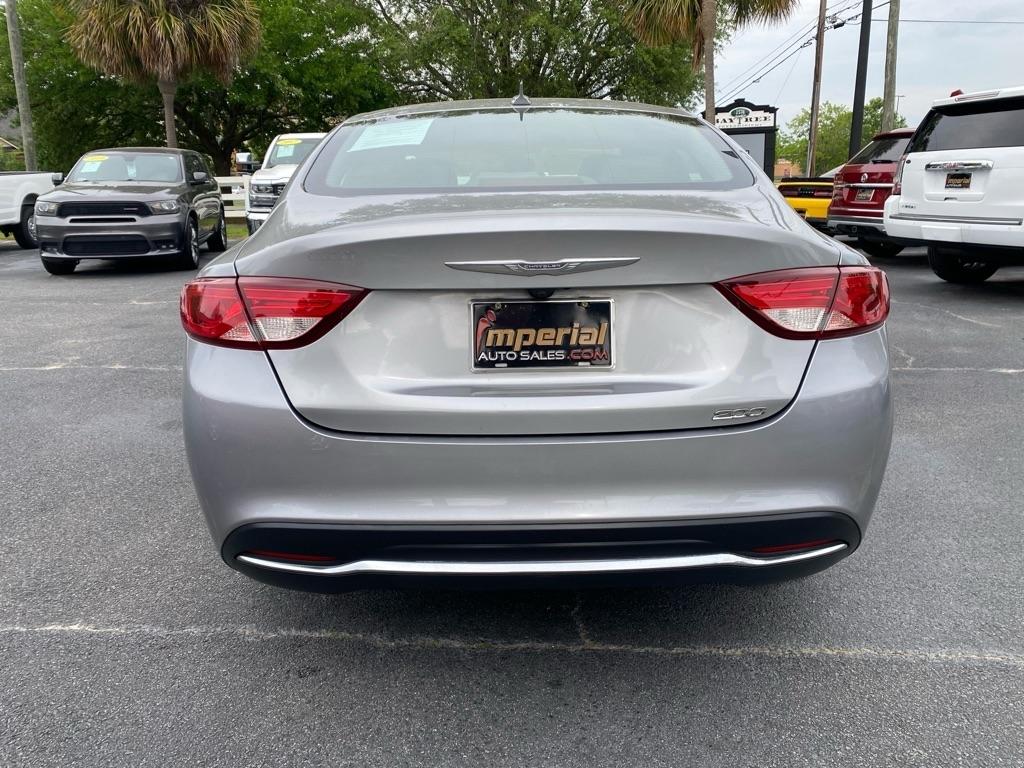 Chrysler 200  2017